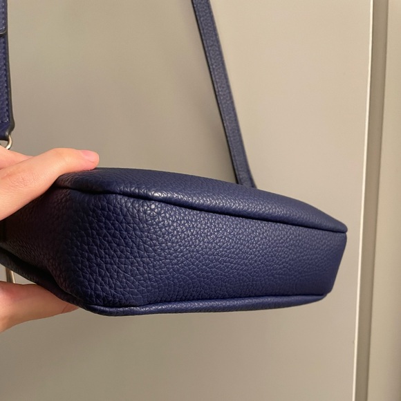 Gorgeous blue Guess bag - Picture 5 of 14